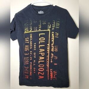 Lollapalooza 2016 Reprint Graphic Shirt, Size Small